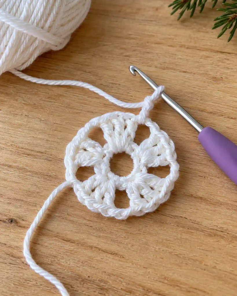 Crochet Snowflake Ornament Pattern Method Overview